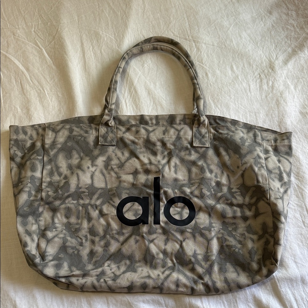 ALO Yoga Marble Pattern Tote